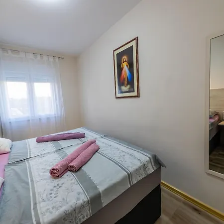 Apartment Monika *
