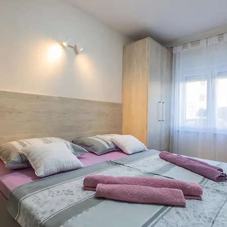 Monika Apartment *